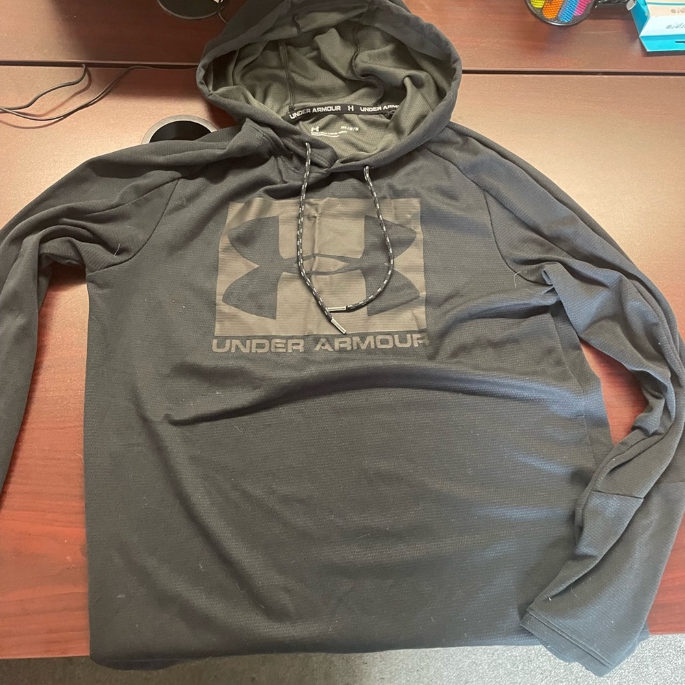 UnderArmor hoodie size medium